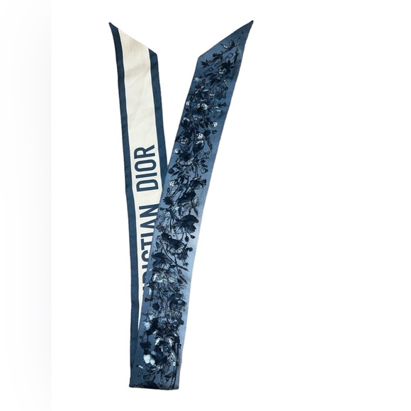 Christian Dior Blue Silk Twill Flowers D-Millefiori Mitzah Scarf like NEW Real - Picture 3 of 12